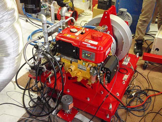 単気筒コモンレール燃料噴射ディーゼルエンジン(382cc)＋動力計